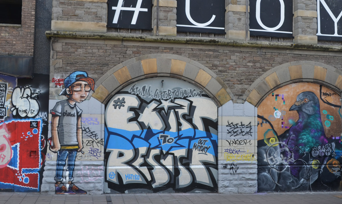 resist graffiti words